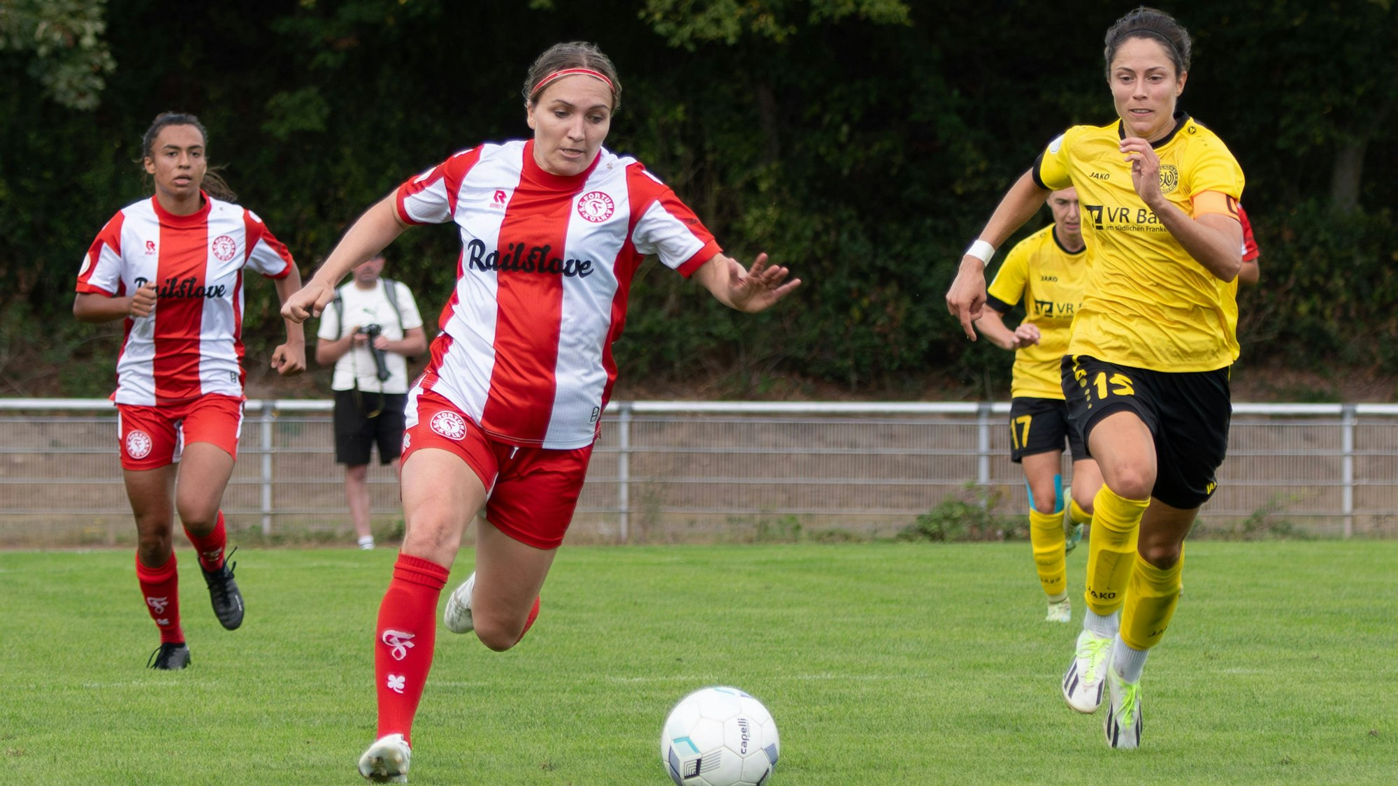 Cologne, Germany, September 8th 2024: Svenja Streller 16 Fortuna Köln goes forward during the DFB Pokal match between Fortuna Köln and SV 67 Weinberg at BZA Chorweiler, Merianstraße in Cologne, Germany. QIANRU Qianru Zhang/SPP PUBLICATIONxNOTxINxBRAxMEX Copyright: xQianruxZhang/SPPx spp-en-QiZh-DSC_0458-Enhanced-NR