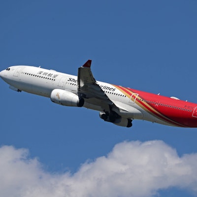 Ein Airbus der Fluglinie Shenzhen Airlines beim Start.