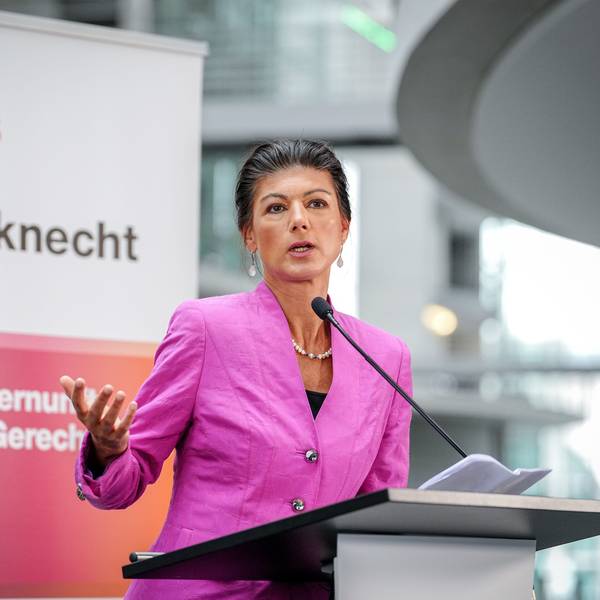 ARCHIV - 24.09.2024, Berlin: Sahra Wagenknecht, Prarteivorsitzende vom Bündnis Sahra Wagenknecht (BSW) und Bundestagsabgeordnete, gibt ein Pressestatement zu Beginn der Sitzungswoche im Bundestag. (zu dpa: «Wagenknecht pocht auf Distanz zu Merz in Ukraine-Politik») Foto: Kay Nietfeld/dpa +++ dpa-Bildfunk +++