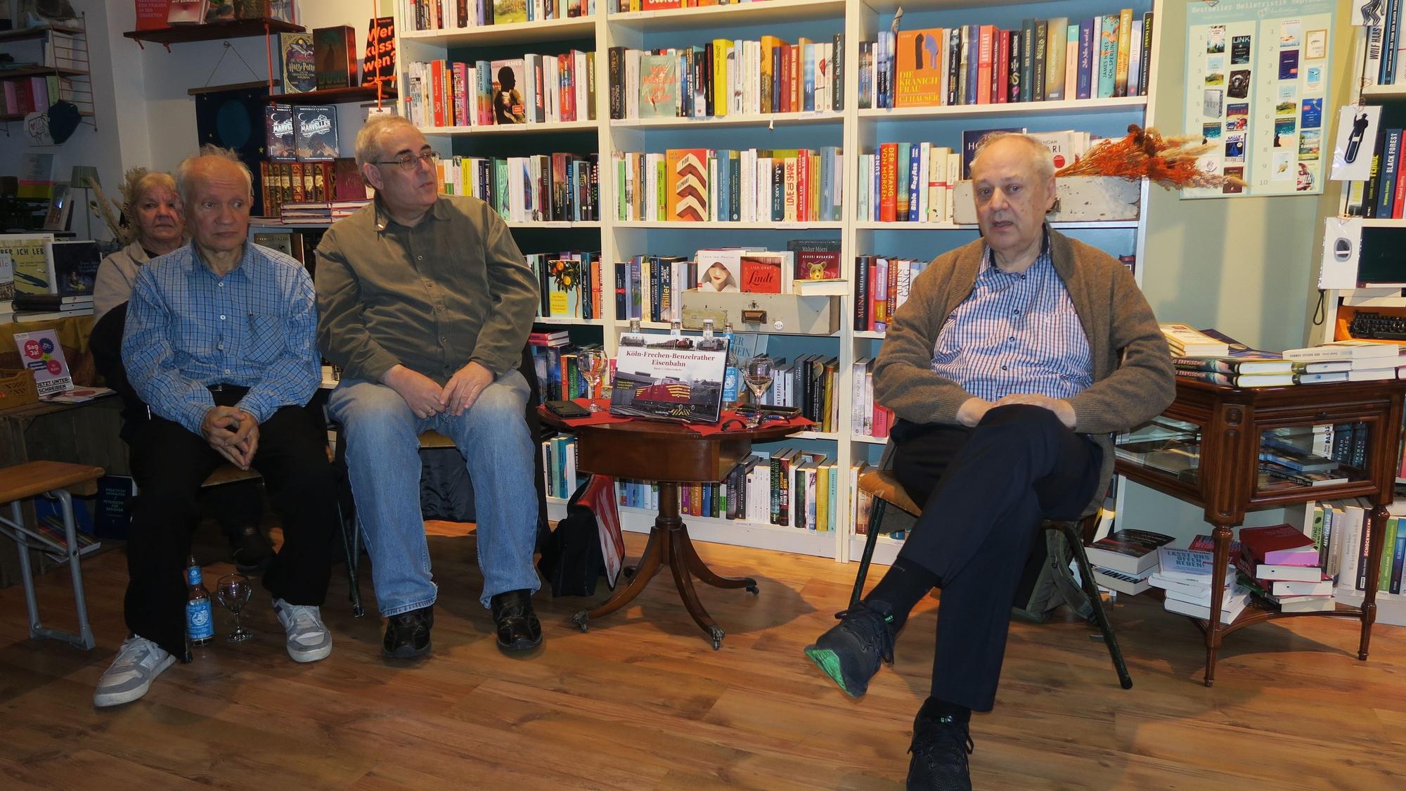 Voll am Zug: Frank Faubel, Wolfgang Schreck und Norbert Hupper (v.l.) stellten in der Buchhandlung „Handtverlesen“ ihren Band über die „Klüttenbahn“ vor.
