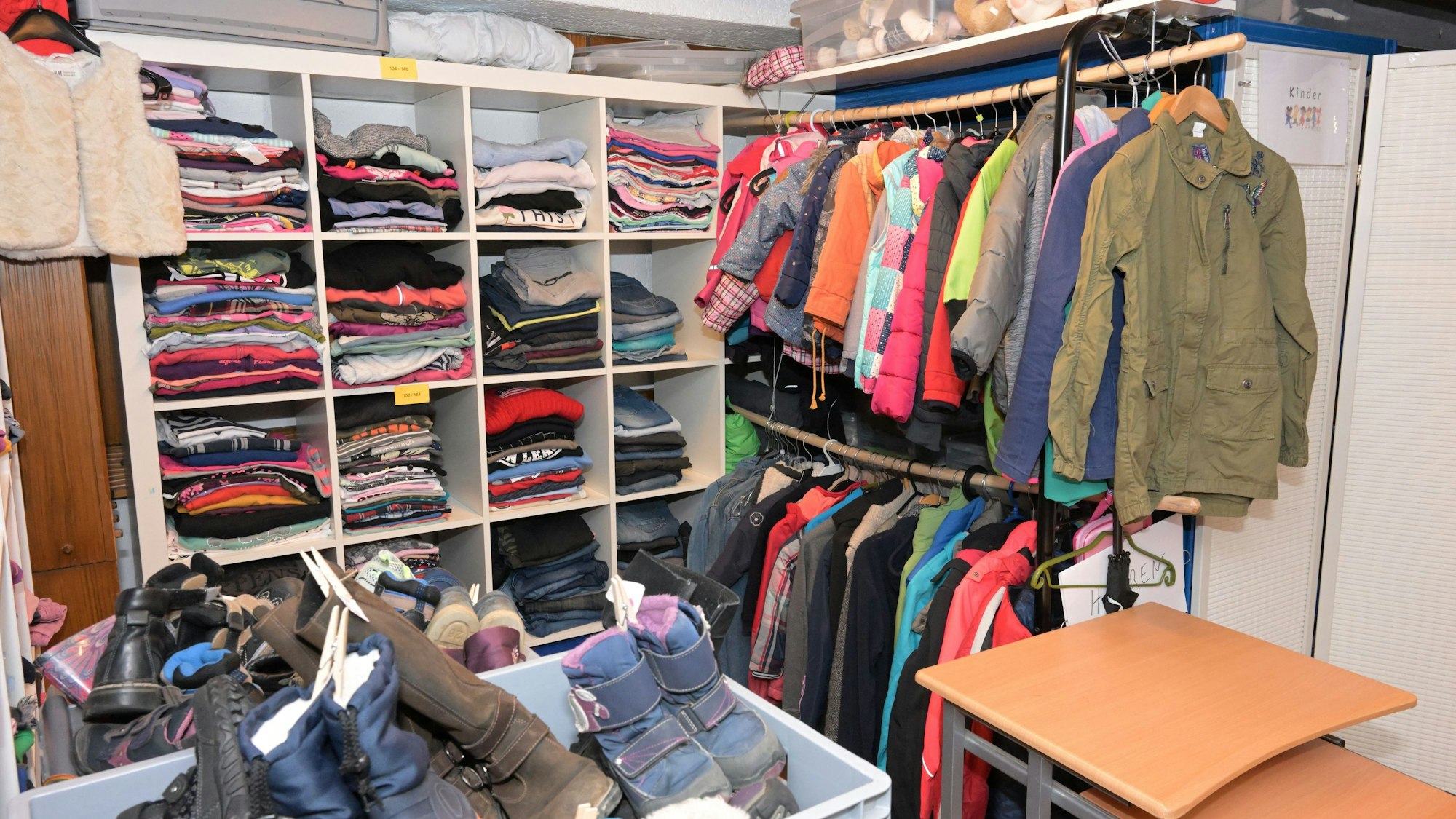 Das Foto zeigt die Kleiderkammer in Bechen