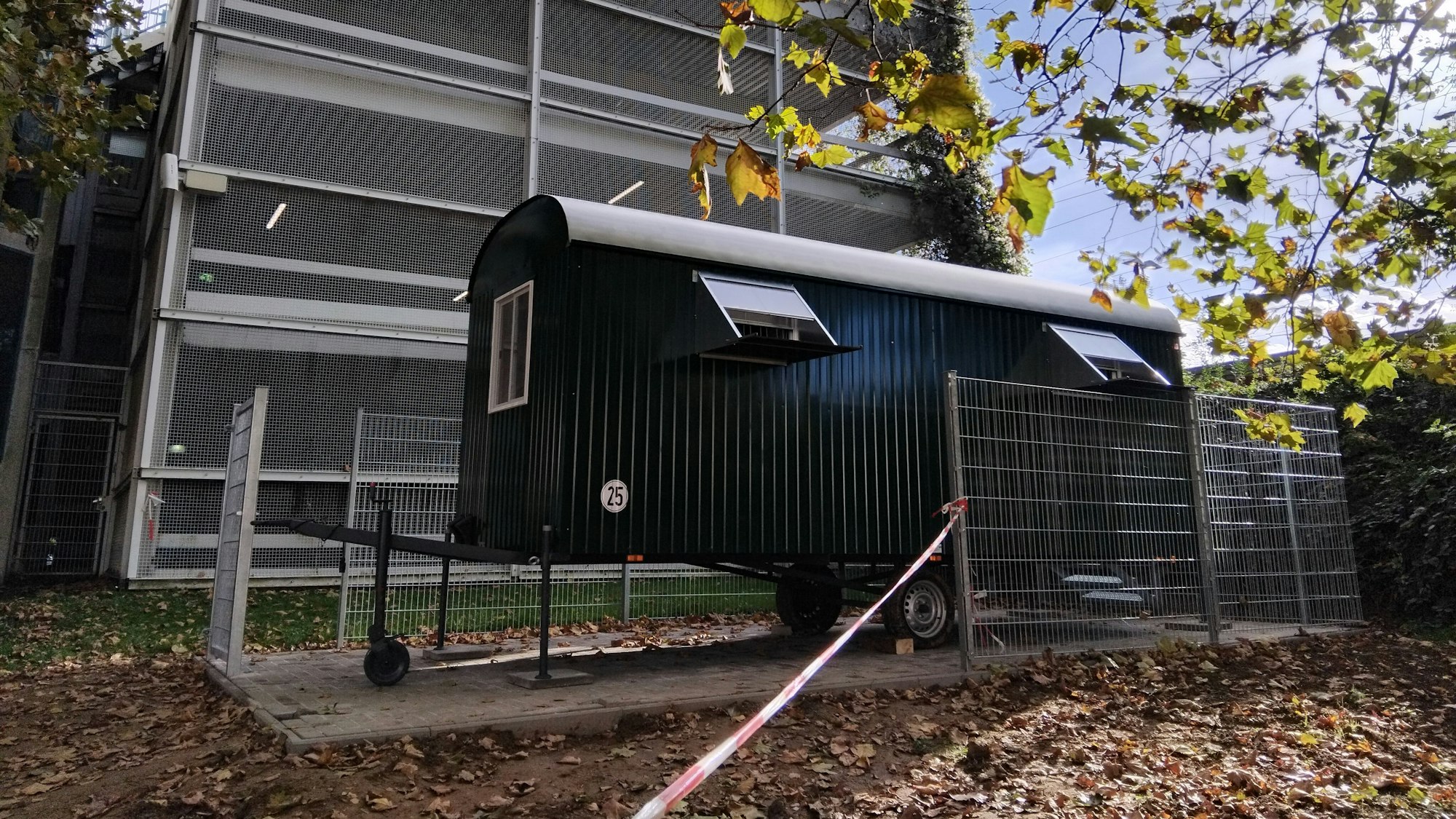 Blick auf den Taubenwagen.