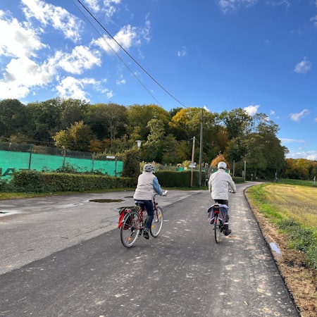 Neuer Belag für den Fuß- und Radweg Unterer Weißer Weg.