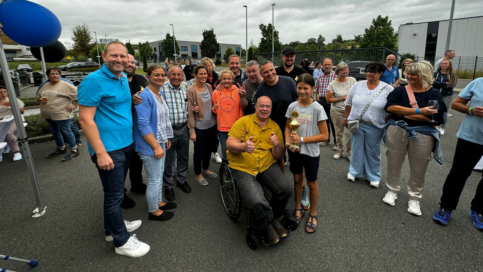 Firma Teratron feiert 25-jähriges Bestehen. Zum Jubiläum veranstaltete das Gummersbacher Unternehen ein Sommerfest mit Blick zurück und in die Zukunft.
