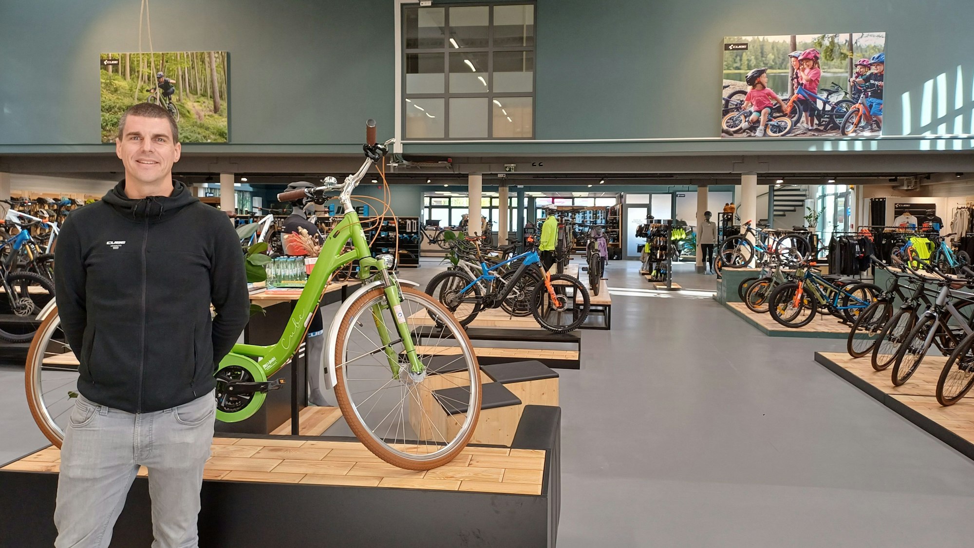 Moritz Gaul ist seit einem Jahr Geschäftsführer bei CUBE in Longerich – auch er erkennt bei den Fahrrädern einen Trend zum Statussymbol.