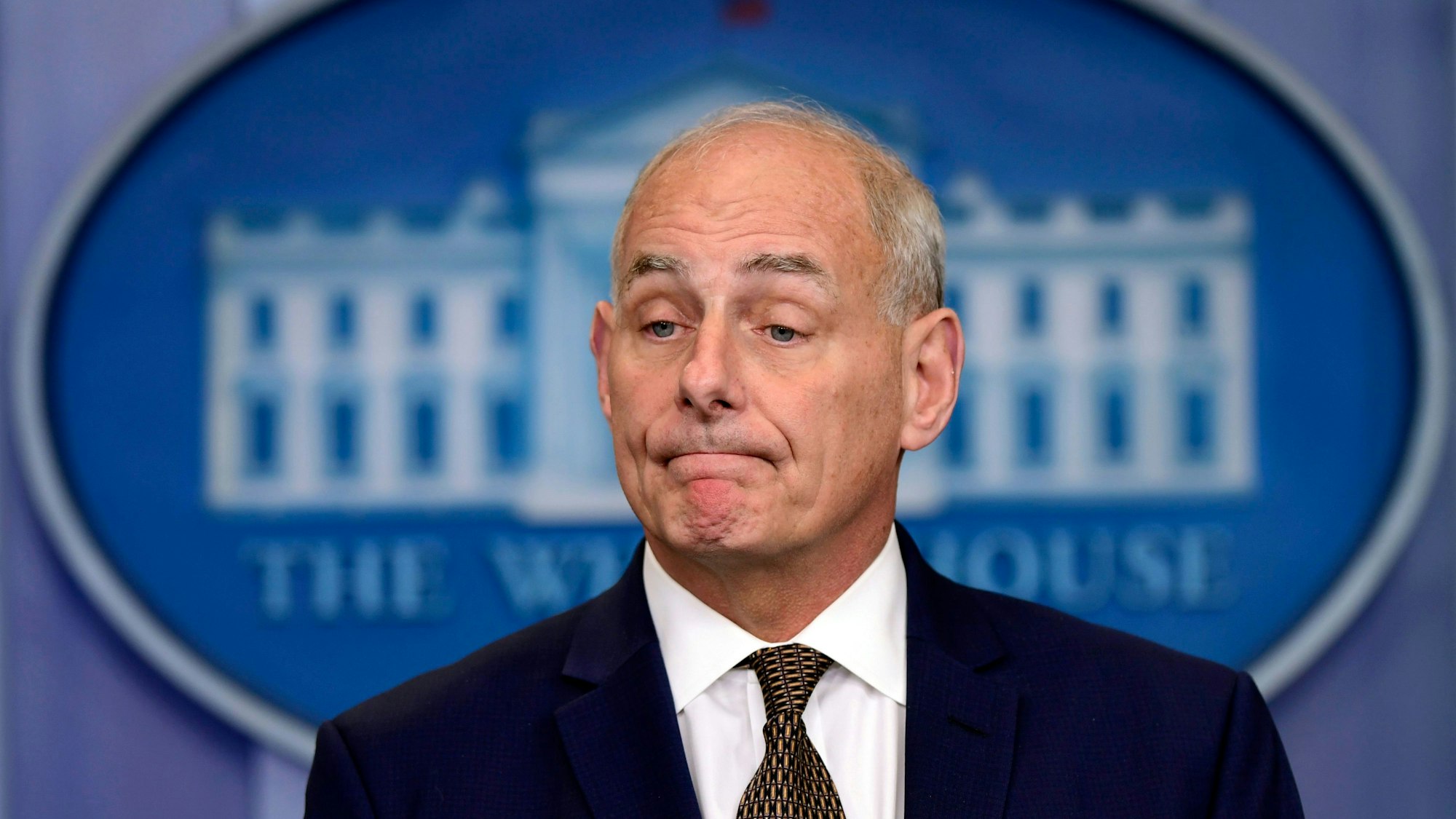 Donald Trumps damaliger Stabschef John Kelly bei einer Pressekonferenz am 12. Oktober 2017 im Weißen Haus. (Archivbild)