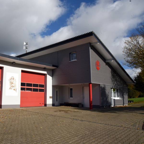 Das Foto zeigt die Feuerwache in Wipperfürth-Dohrgaul.