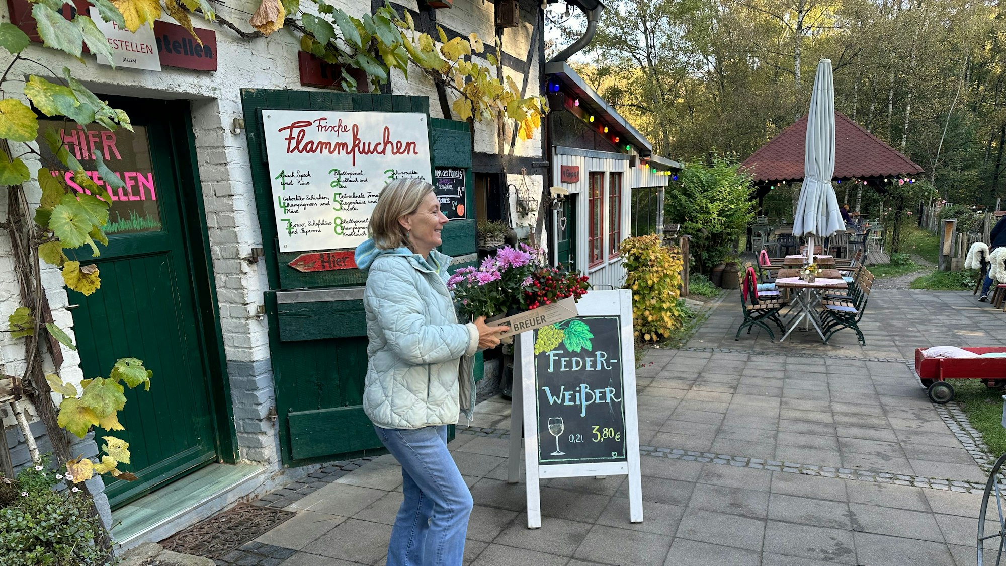 Thomas Pilgers Ehefrau Marietta Bungartz kümmert sich um den Heidekönig. sie .