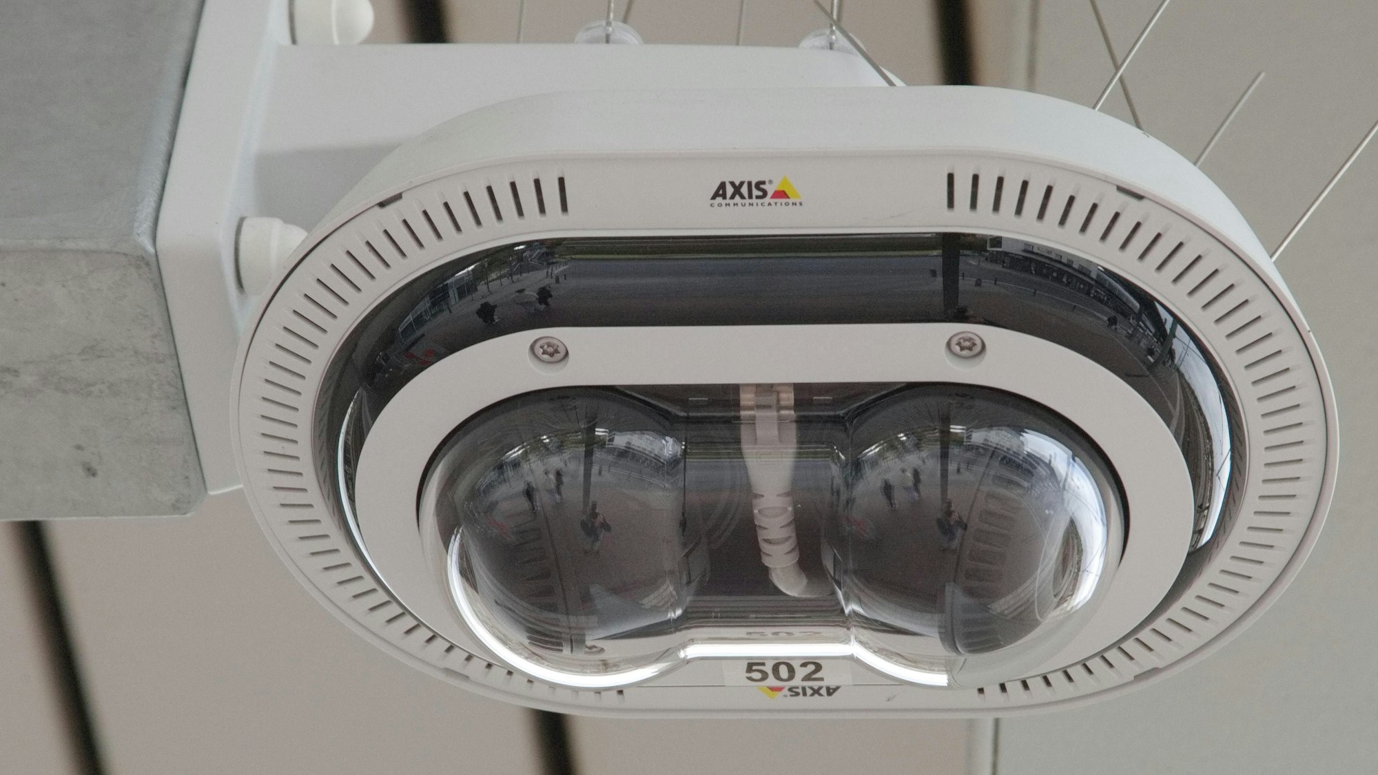 Das Foto zeigt eine Überwachungskamera.