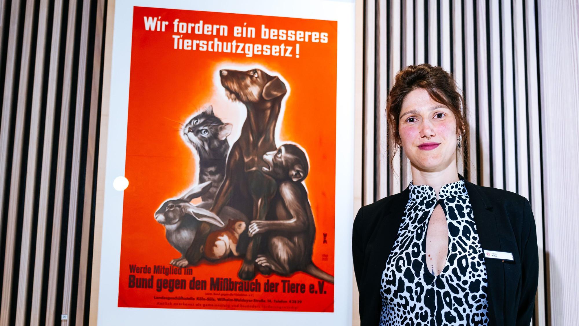 Kuratorin Fanny Haker hat die Ausstellung aus 174 Exponaten zusammengestellt.