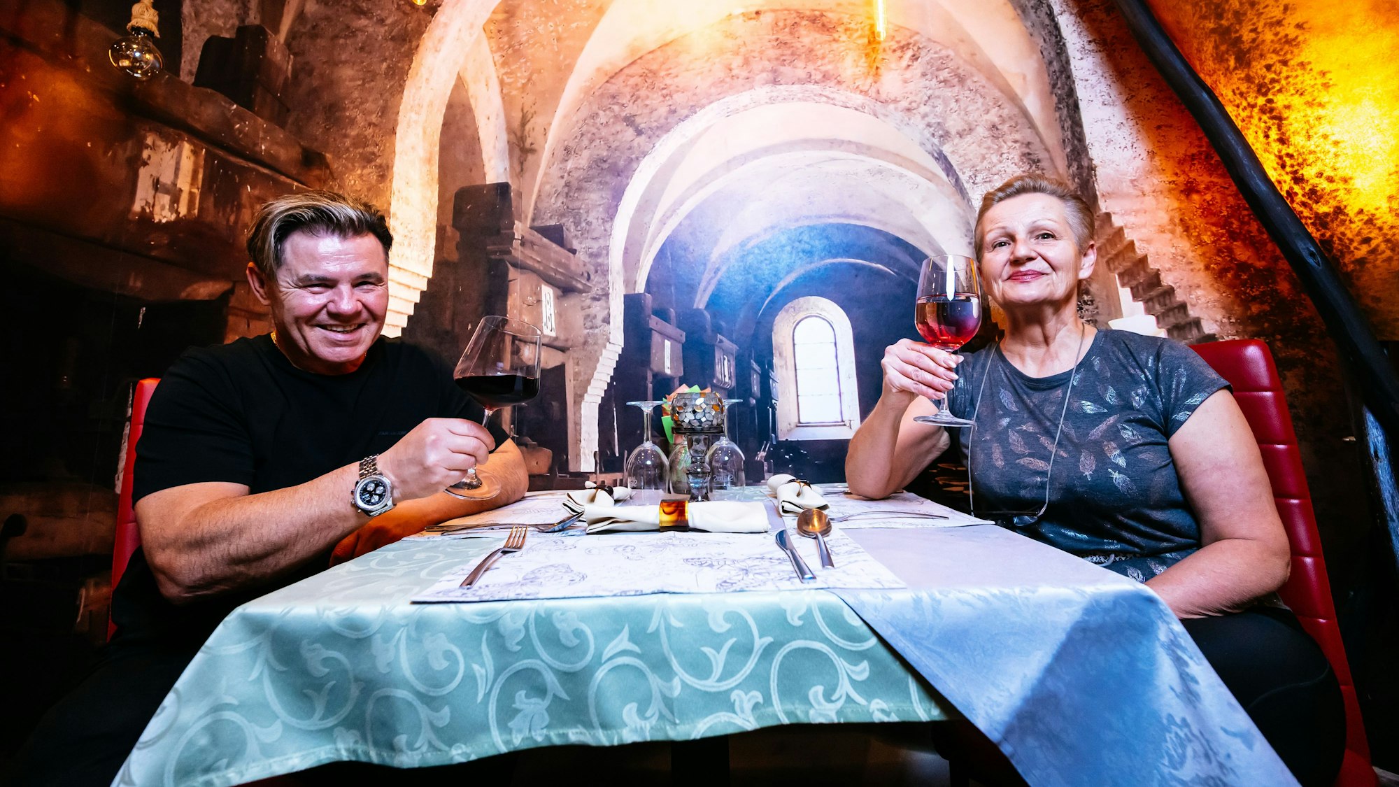 Herzliche Gastgeber: Anetta Wiese und ihr Mann Jarek betreiben das Maxima in der Kölner Innenstadt.