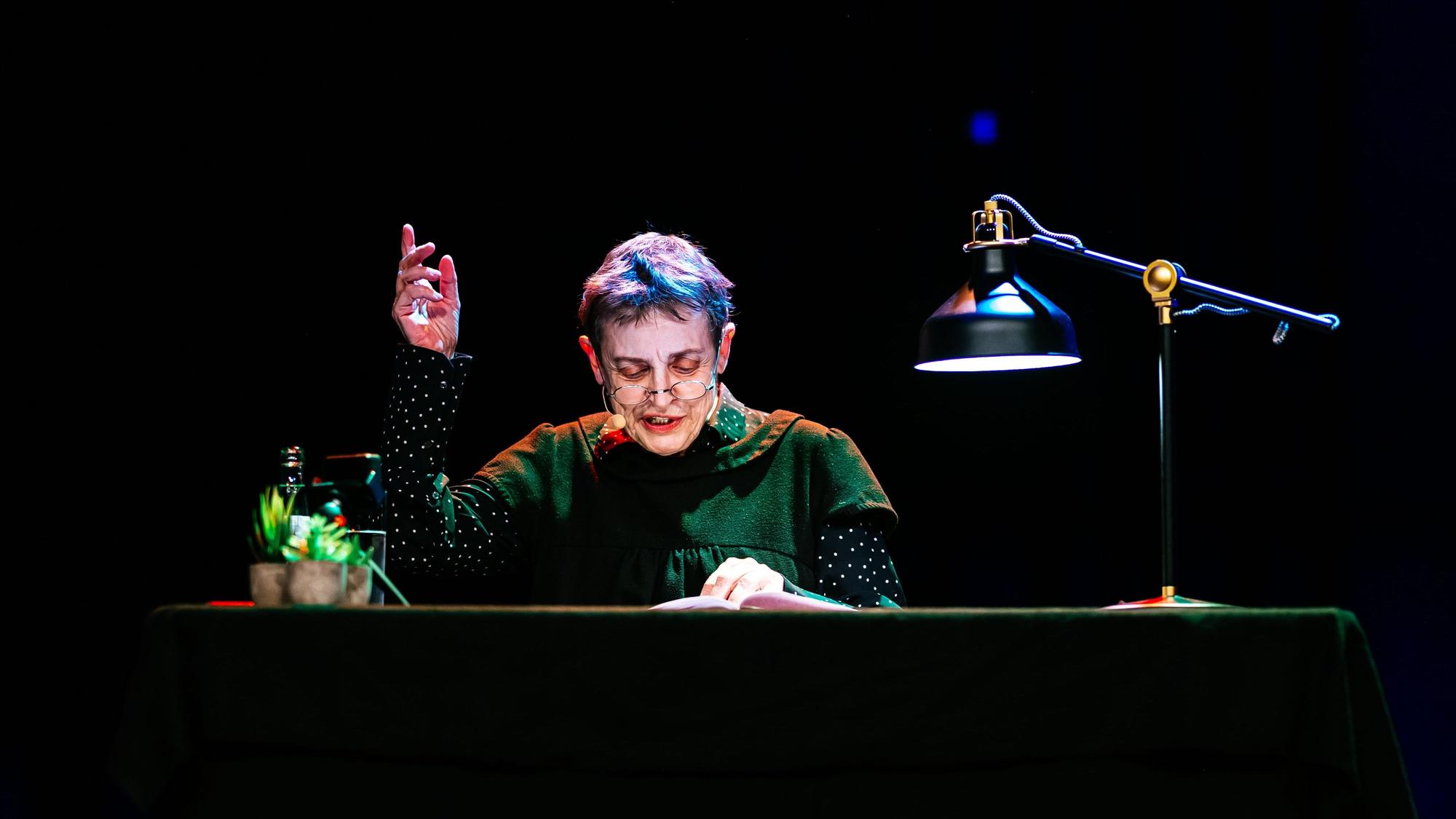 Katharina Thalbach im Theater im Tanzbrunnen.