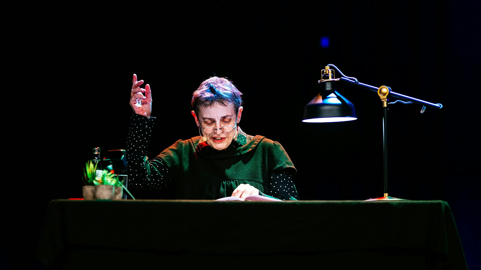 Katharina Thalbach im Theater im Tanzbrunnen.