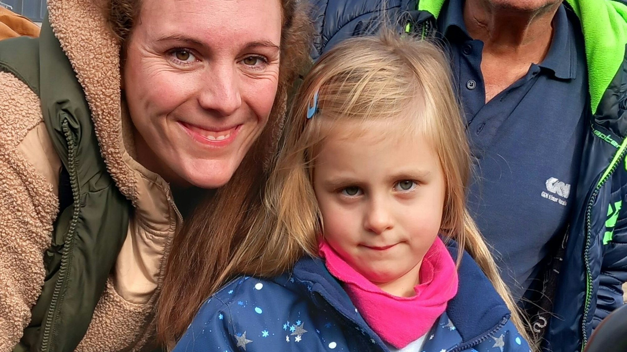 Kastanienaktion bei Haribo: Sarina Pohlmann, Susanna und Opa Mario aus Wachtberg-Berkum