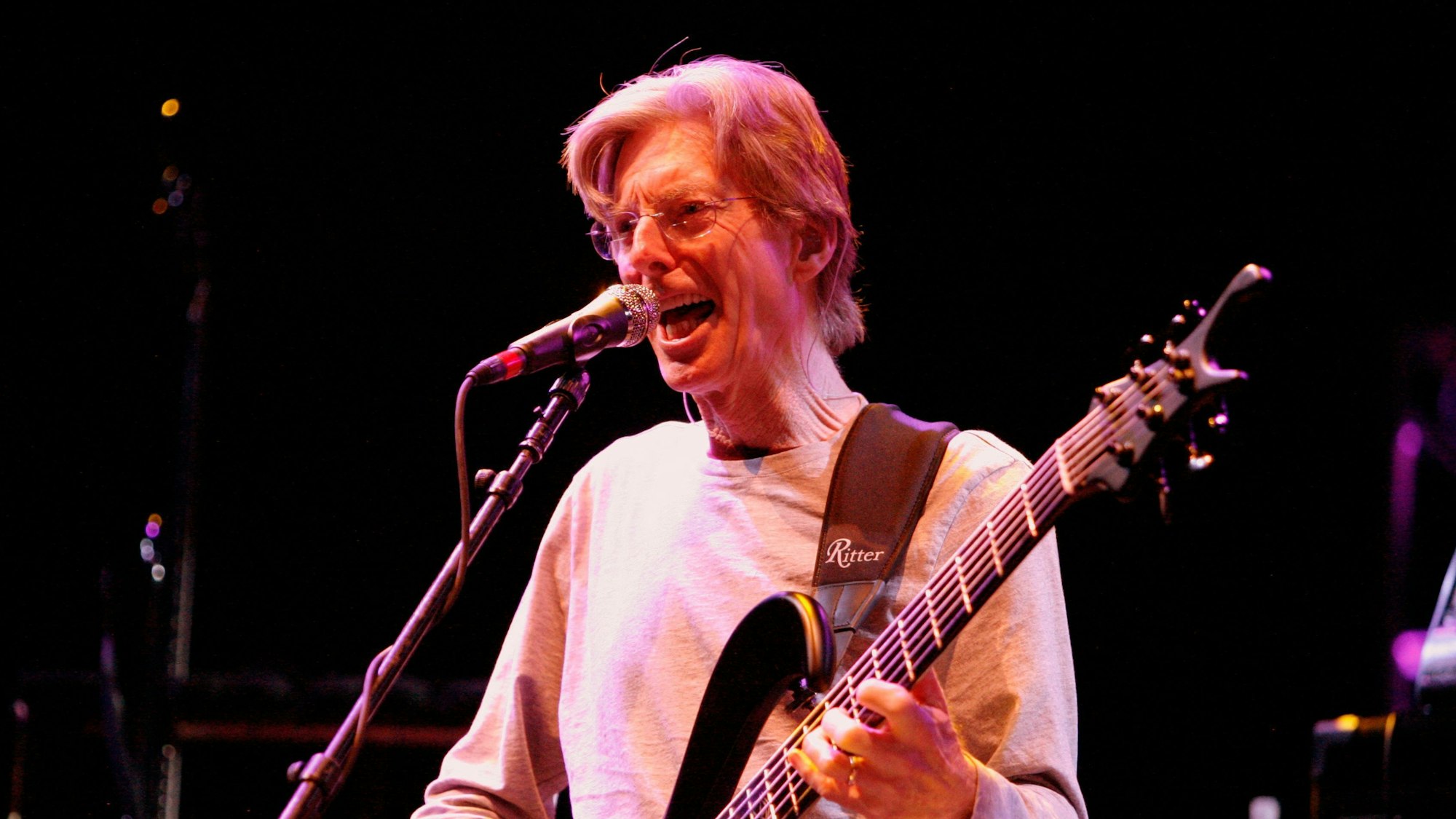 (FILES) Phil Lesh of The Dead performs at the Izod Center on April 28, 2009 in East Rutherford, New Jersey. Founding member of the Grateful Dead, Phil Lesh, died October 24 at the age of 84. (Photo by Cory Schwartz / GETTY IMAGES NORTH AMERICA / AFP)