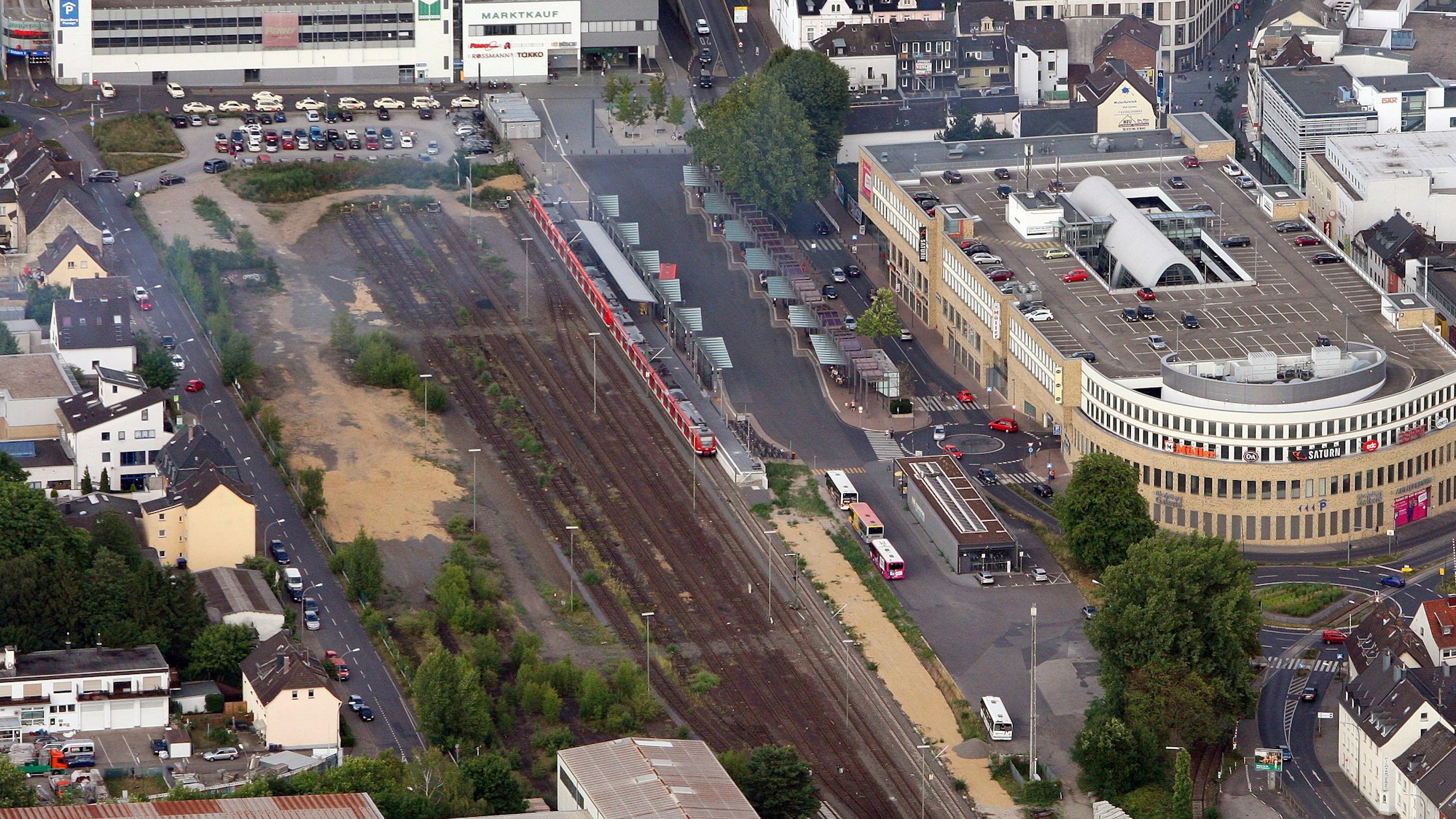Bergisch Gladbach, Busbahnhof, S-Bahnhof, S-Bahn, RheinBerg-Galerie, RheinBerg-Passage, Kellmann, Löwen-Center, Stationsstraße, Hauptstraße, Fußgängerzone