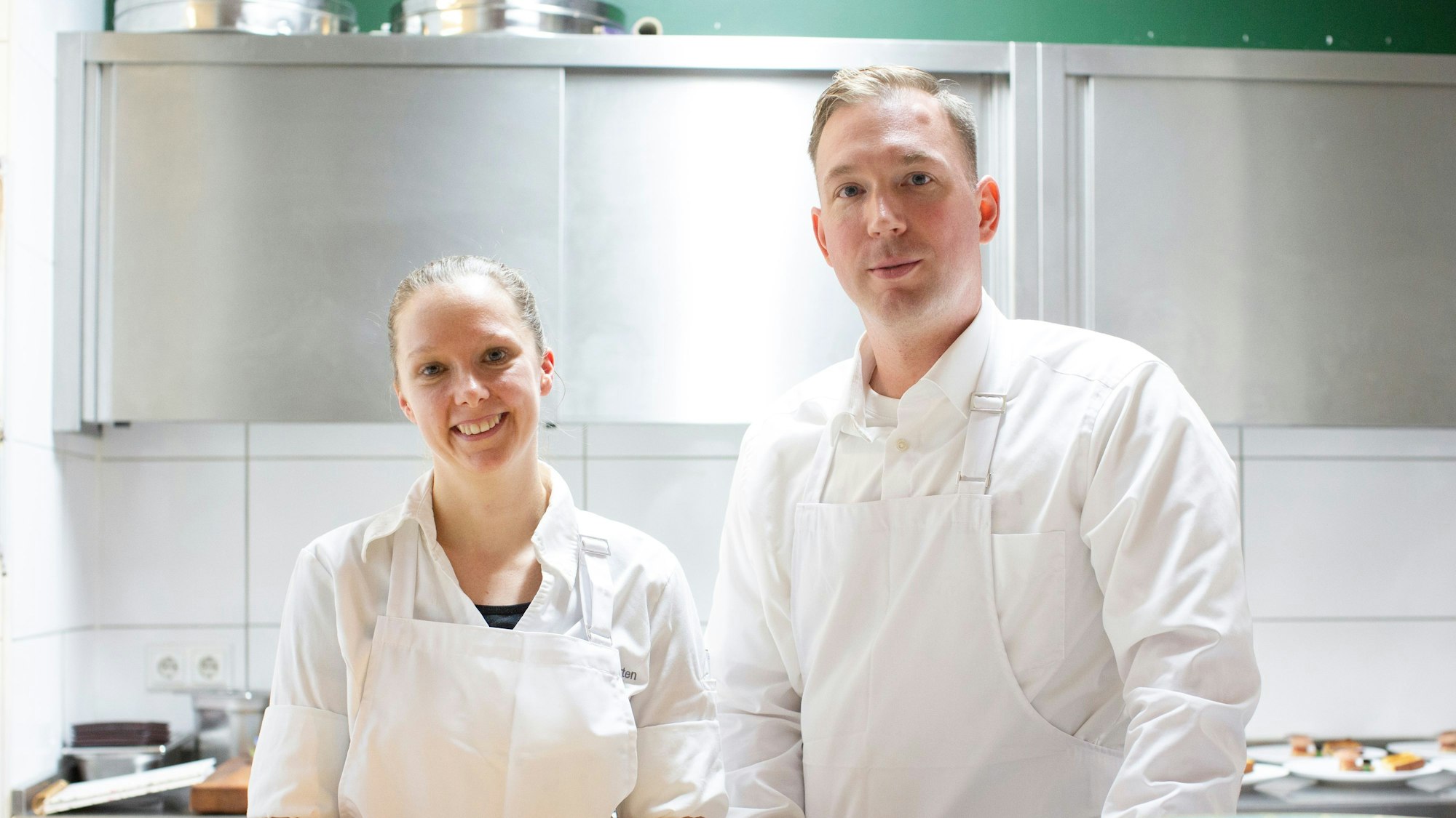 Führungswechsel im Astrein: die neue Küchenchefin Mona Baumgarten und der ehemalige Küchenchef Eric Werner.