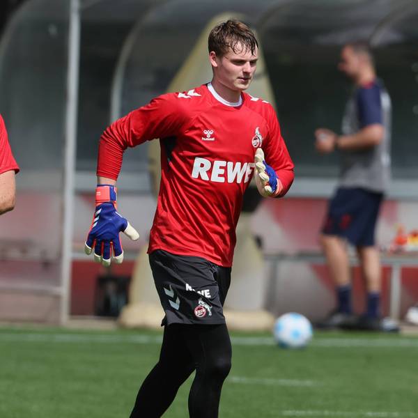 1. FC Köln, Training, von links: Marvin Schwäbe, Jonas Urbig