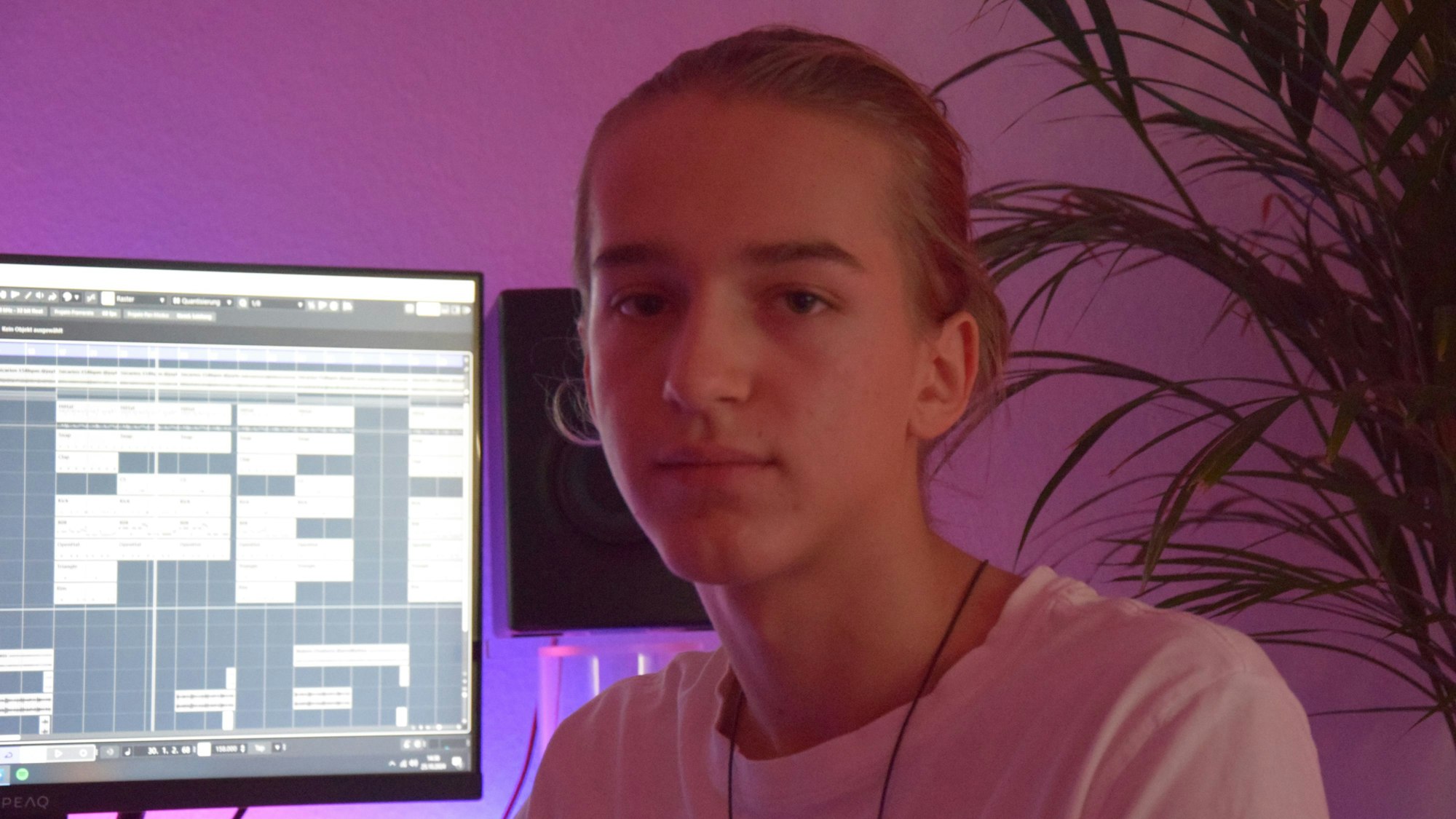 Zu sehen ist der 17-jährige Max Gasper. Unter dem Künstlernamen Lucix veröffentlicht er Hip-Hop-Melodien.