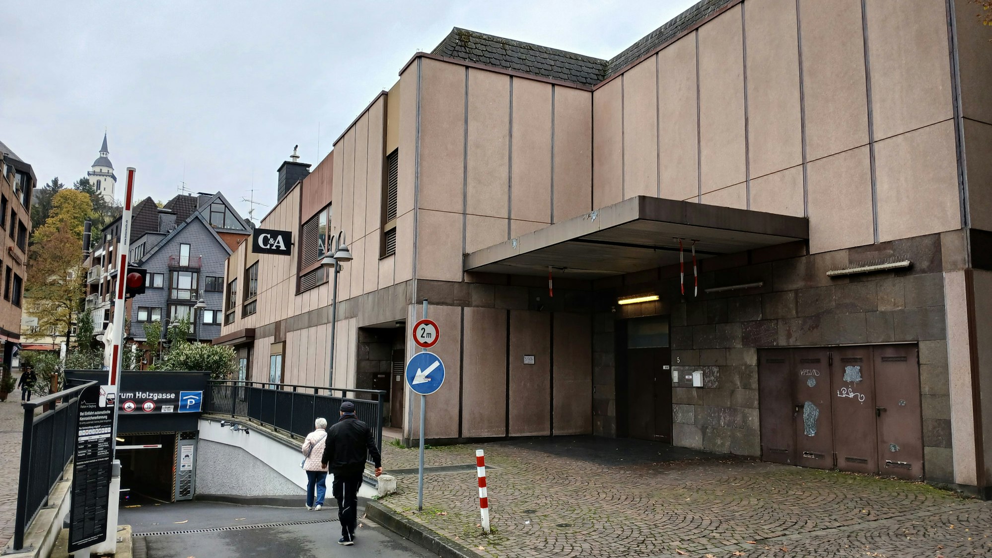 C&A in Siegburg, am Brauhof