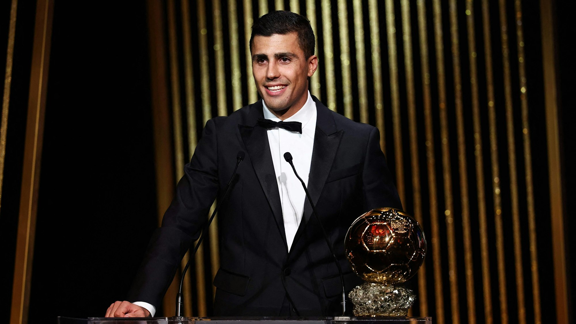 Der spanische Europameister Rodri ist für seine überragende Saison mit dem Ballon d'Or ausgezeichnet worden.