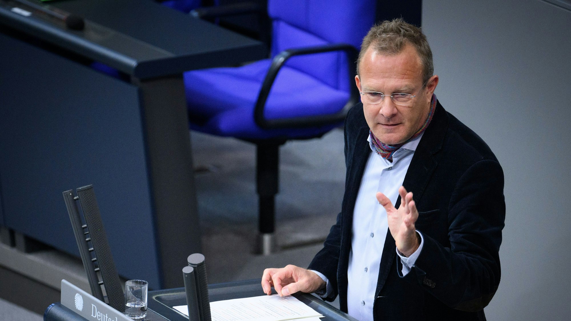 Maik Außendorf (Bündnis 90/Die Grünen) möchte verhindern, dass eine Sitzung des Wirtschaftsausschusses des Bundestages im Fraktionssaal der Union stattfindet.