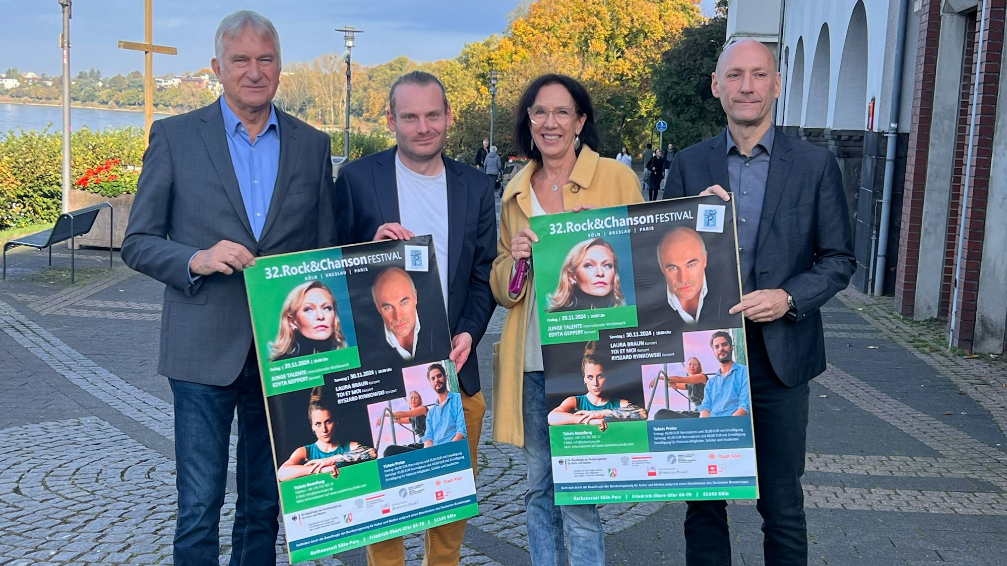 Freuen sich auf die 32. Auflage des Rock und Chanson-Festivals in Porz: Polonica-Vorsitzender Zbigniew Kossak von Glowczewski, Michael Meyer und Marion Usiatycki von der Kulturabteilung im Bürgeramt Porz sowie Amtsleiter Guido Motter.