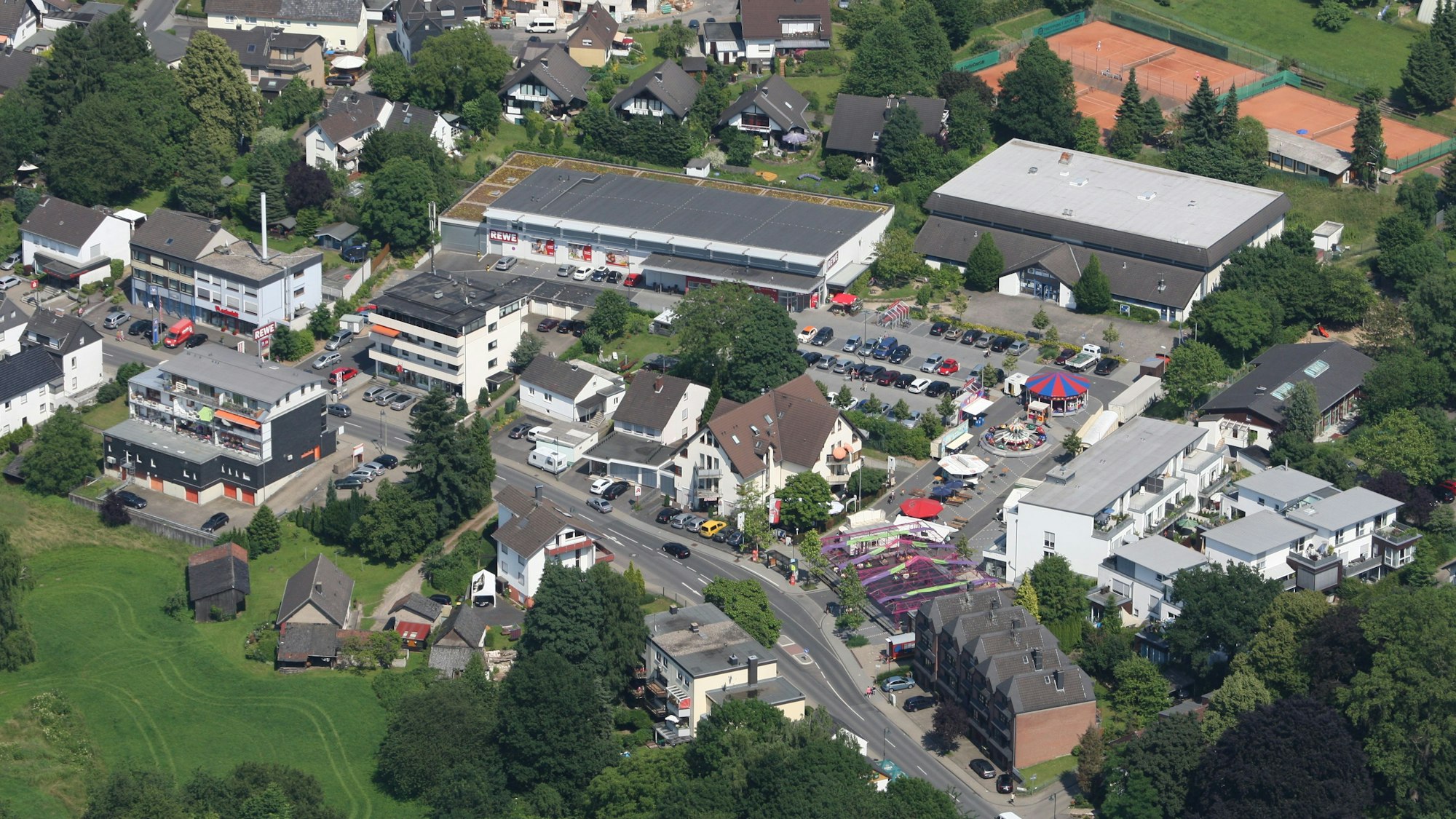 Luftaufnahme des Rösrather Ortsteils Forsbach.