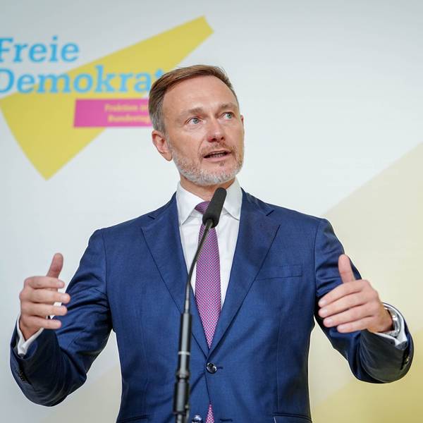 29.10.2024, Berlin: Christian Lindner (FDP), Bundesminister der Finanzen und FDP-Parteivorsitzender, gibt nach einem Treffen seiner Fraktion mit Wirtschaftsverbänden im Reichstagsgebäude auf der Fraktionsebene des Bundestags eine Pressekonferenz. Foto: Kay Nietfeld/dpa +++ dpa-Bildfunk +++