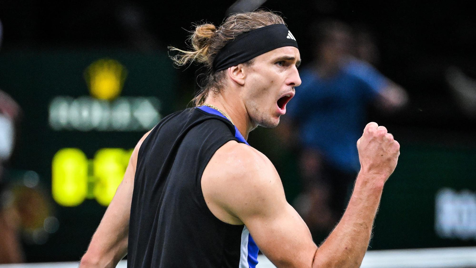 Alexander Zverev aus Deutschland feiert beim Viertelfinale einen Punktgewinn.