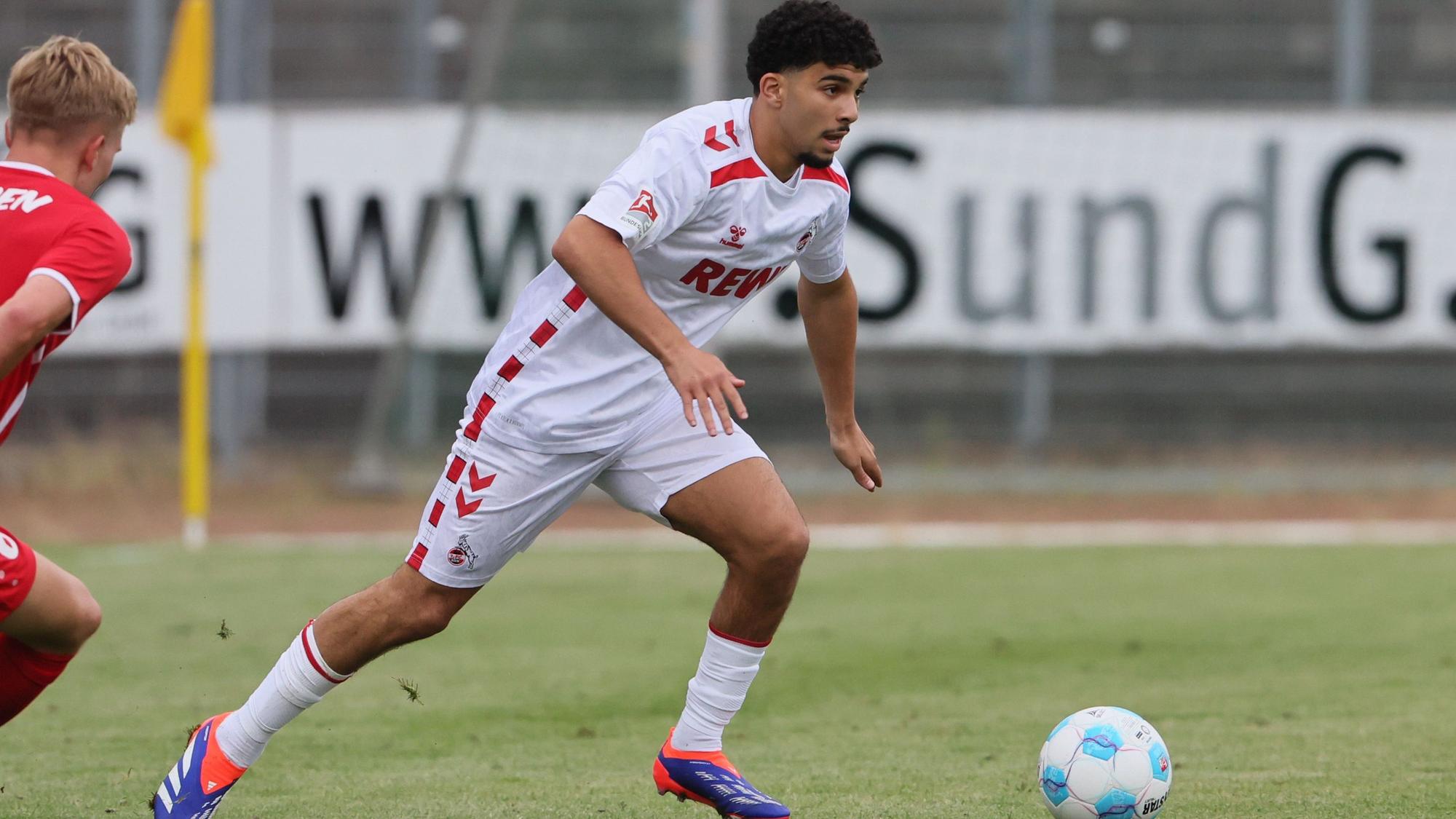 Testspiel im Leimbachstadion in Siegen, Sportfreunde Siegen (Oberliga Wetsfalen) vs. 1. FC Köln, Fayssal harchaoui (1. FC Köln), 05.07.2024, Bild: Herbert Bucco