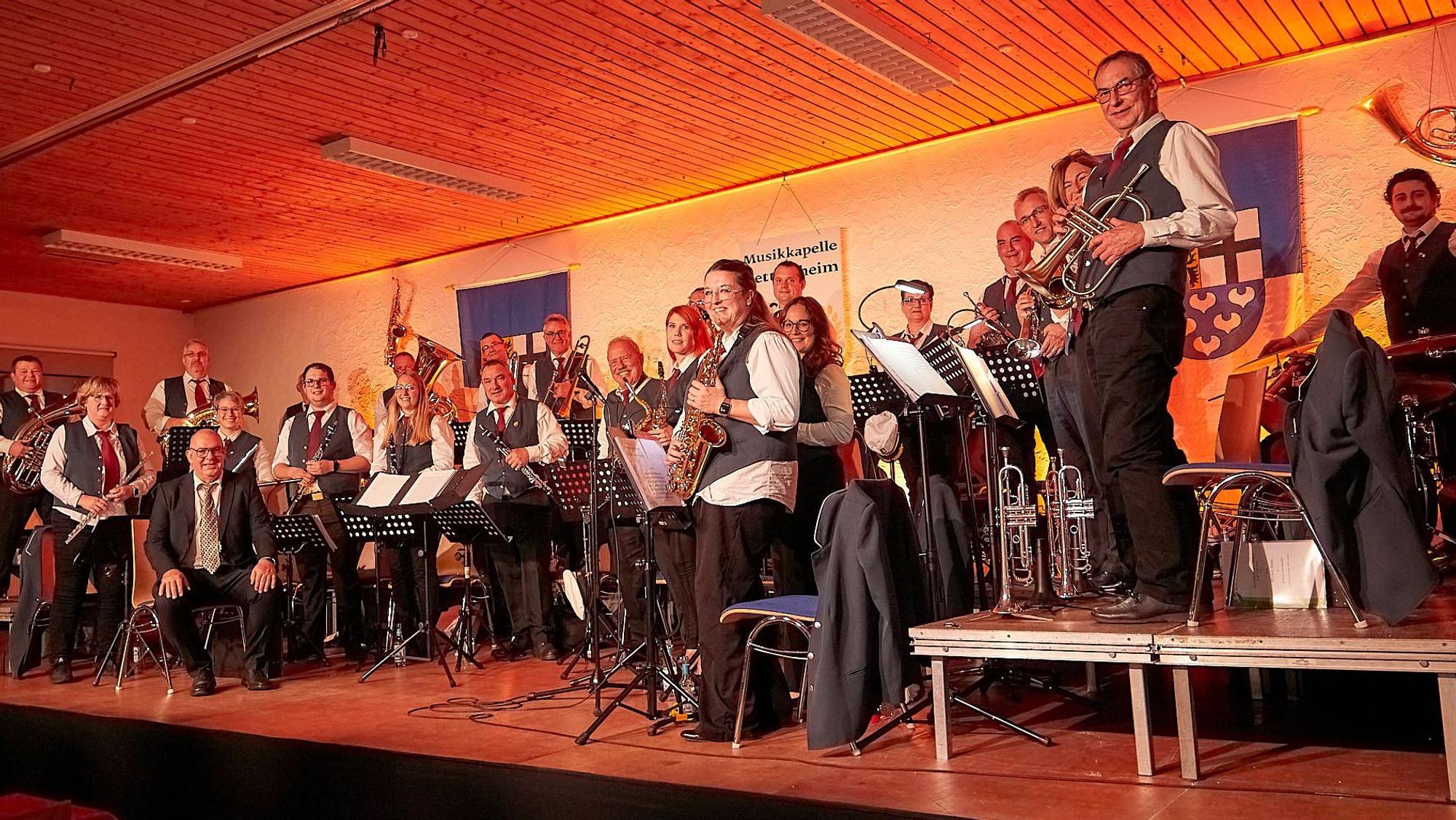 Zu ihrem traditionellen Martinuskonzert lud die Musikkapelle Nettersheim unter der Leitung von Franz-Josef Strick in den Dorfsaal in Nettersheim ein.
