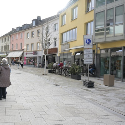Das Foto zeigt die Schloßstraße in Bensberg