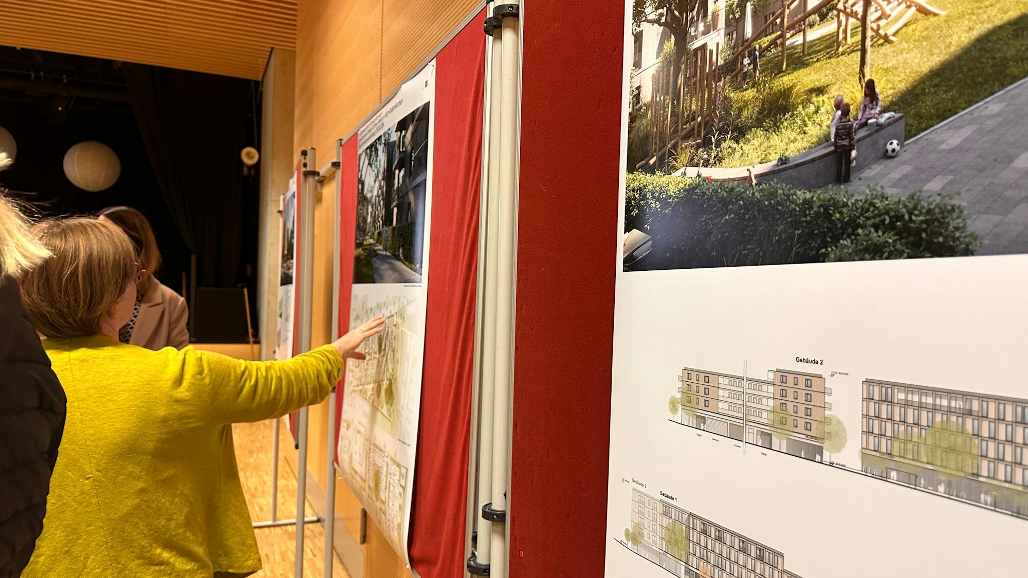 Bürger konnten sich anhand der Visualisierungen einen Eindruck über die „Neue Mitte Michaelshoven“ verschaffen.