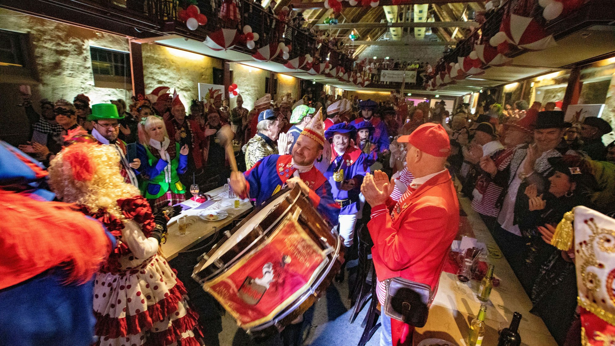 Met de decke Trumm: Holger Dähling vom Spielmannszug der Freiwilligen Feuerwehr Langel
