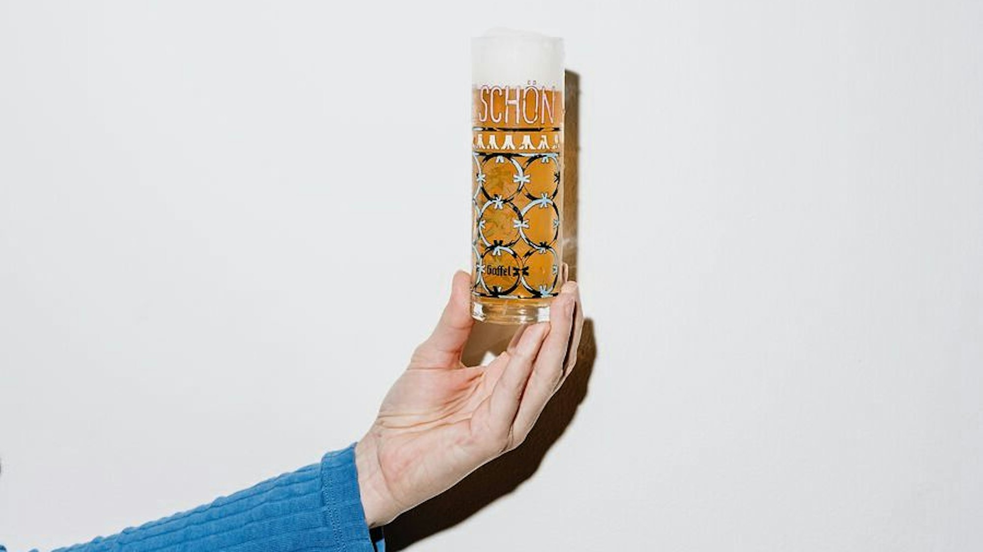 Das von Thea Kleinhemp gestaltete Kölschglas.