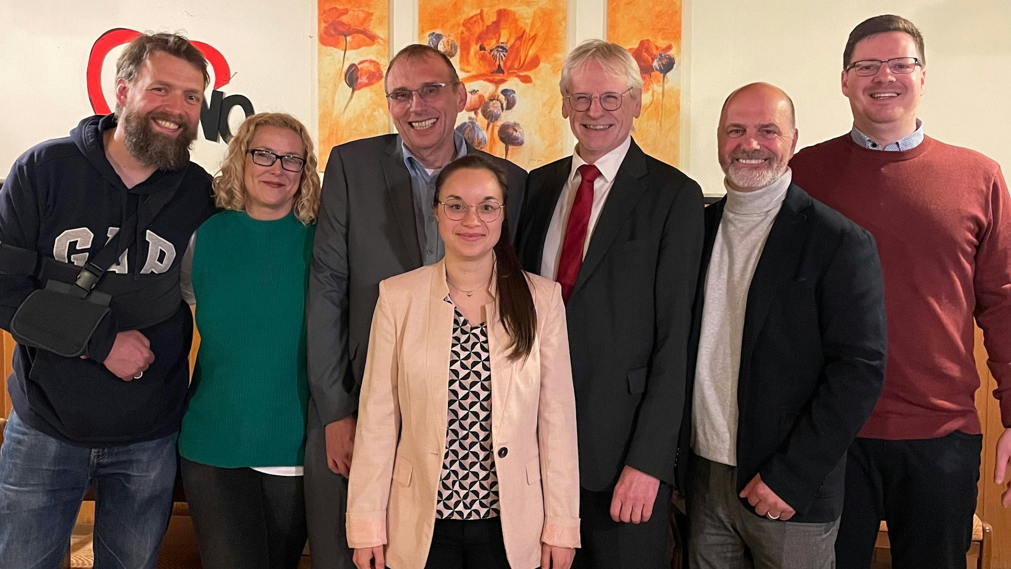 Zu sehen ist die Führungsriege der Brühler SPD um den voraussichtlichen Bürgermeisterkandidaten Bernhard Schumacher.