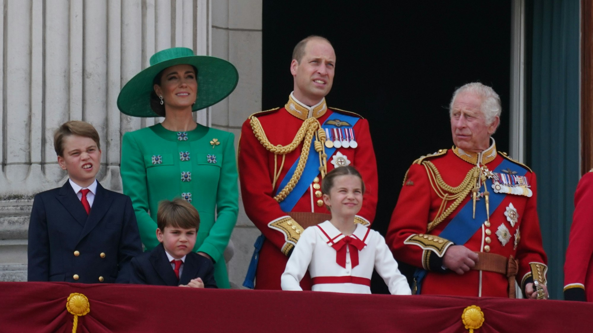 Die britischen Royals auf dem Balkon des Buckingham Palastes.