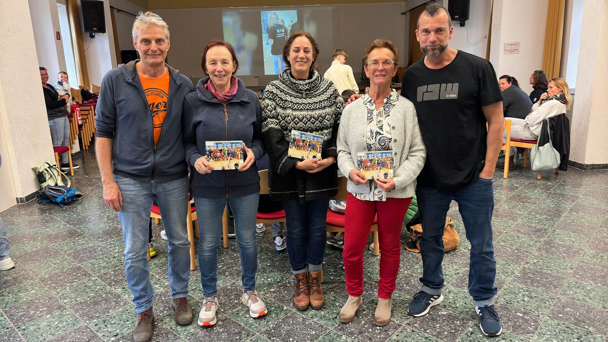 Das Foto zeigt die Organisatoren der Reise.