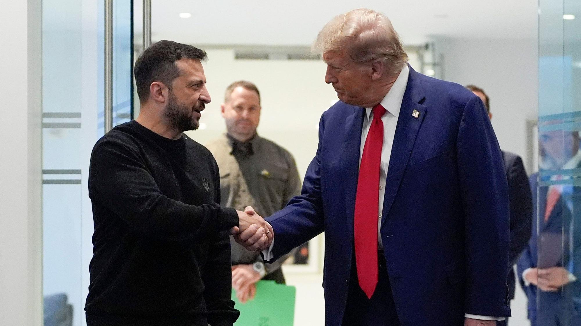 Der ukrainische Staatschef Wolodymyr Selensky erfuhr im September im Trump Tower, dass Trump das beiderseitige Verhältnis als „sehr gut“ einschätzt - aber sein Verhältnis zum russischen Präsidenten Wladimir Putin ebenfalls.