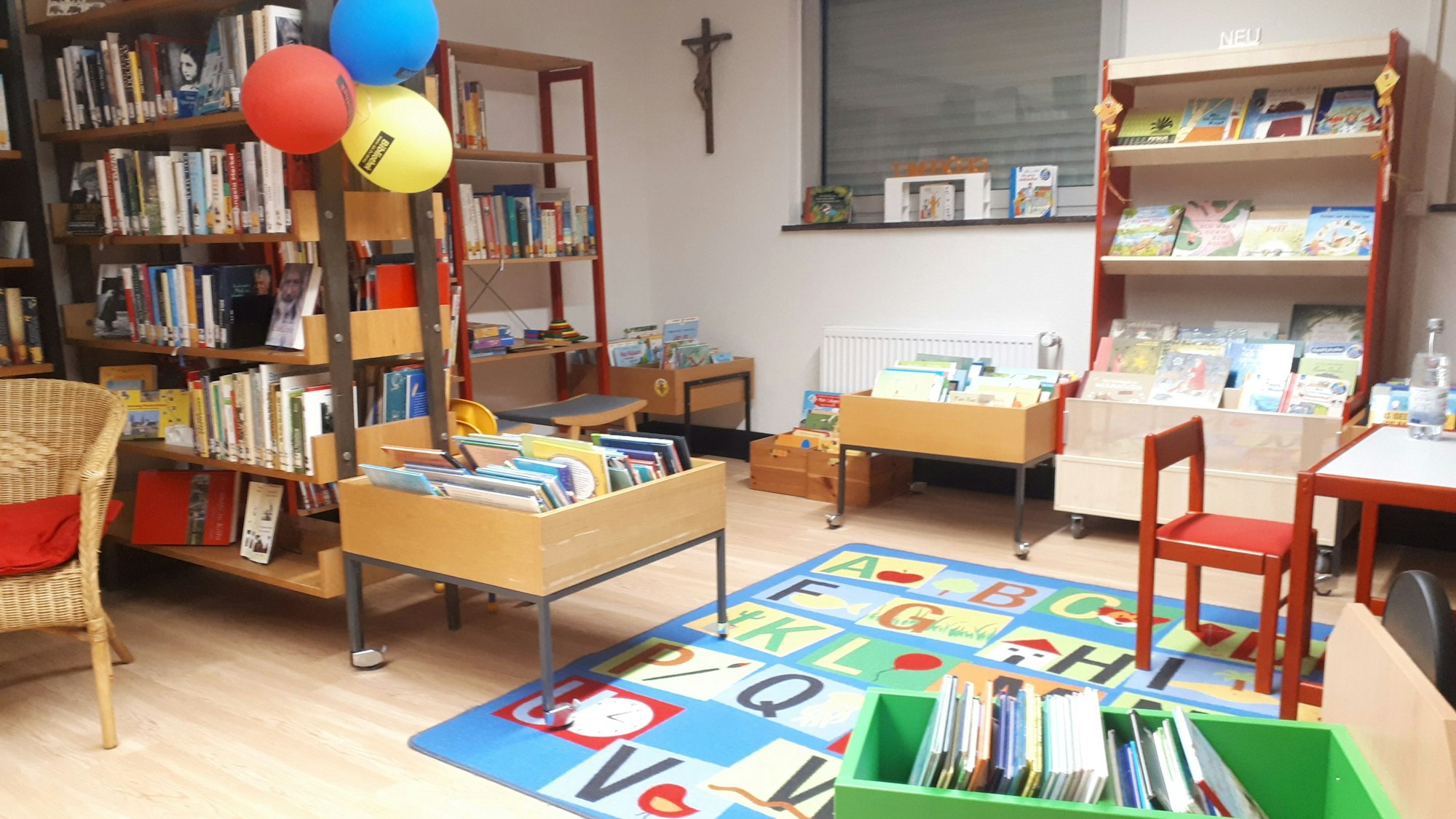 Die Kinder-Spielecke in den Räumen der Bücherei