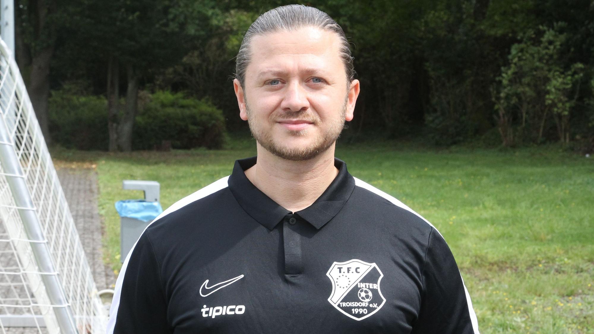 Murat Kir
