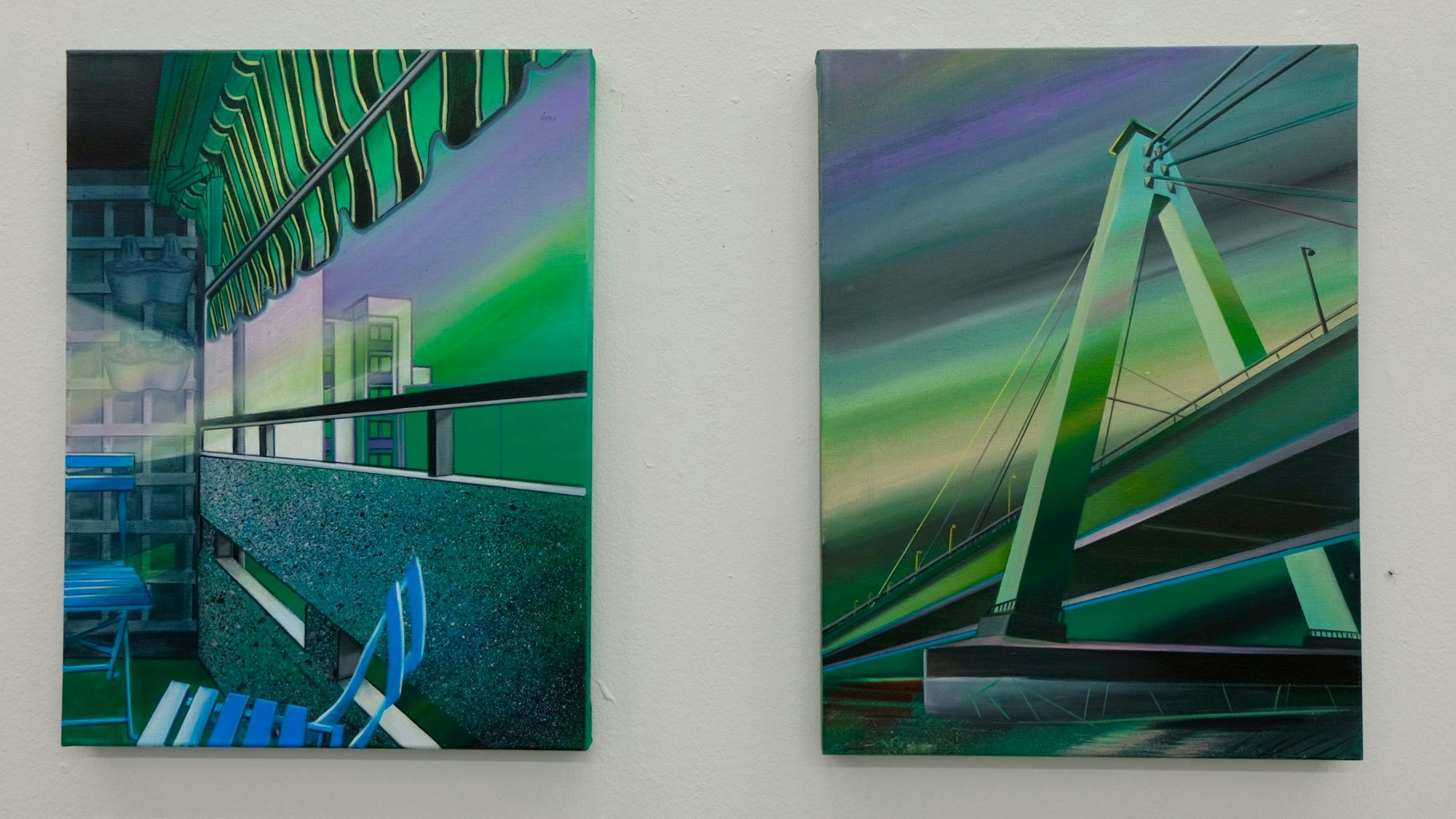 Die Gemälde „Summer-Balcony“ und „A-Bridge“