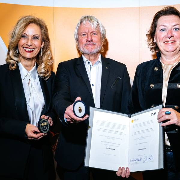 LVR-Direktorin Ulrike Lubek (l.), die Vorsitzenden der Landschaftsversammlung Rheinland, Anne Henk-Hollstein und Jürgen Becker.