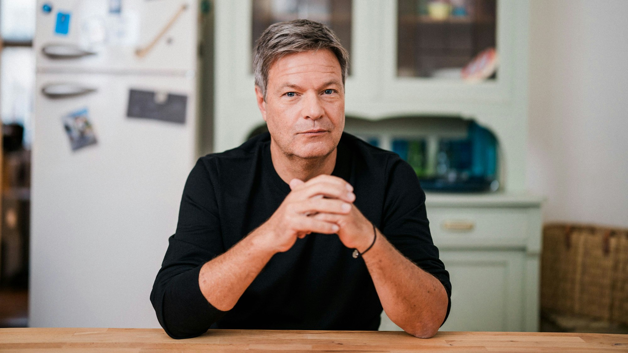 Bei Freunden in der Küche: Robert Habeck bittet um Unterstützung in der Kanzlerfrage.