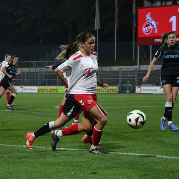 01.11.2024, xgrfx, Fussball Google Pixel Frauen-Bundesliga, 1.FC Köln - Bayer 04 Leverkusen emspor, v.l. Laura Feiersinger 1.FC Köln DFL/DFB REGULATIONS PROHIBIT ANY USE OF PHOTOGRAPHS as IMAGE SEQUENCES and/or QUASI-VIDEO Köln *** 01 11 2024, xgrfx, Soccer Google Pixel Women Bundesliga, 1 FC Köln Bayer 04 Leverkusen emspor, v l Laura Feiersinger 1 FC Köln DFL DFB REGULATIONS PROHIBIT ANY USE OF PHOTOGRAPHS as IMAGE SEQUENCES and or QUASI VIDEO Köln