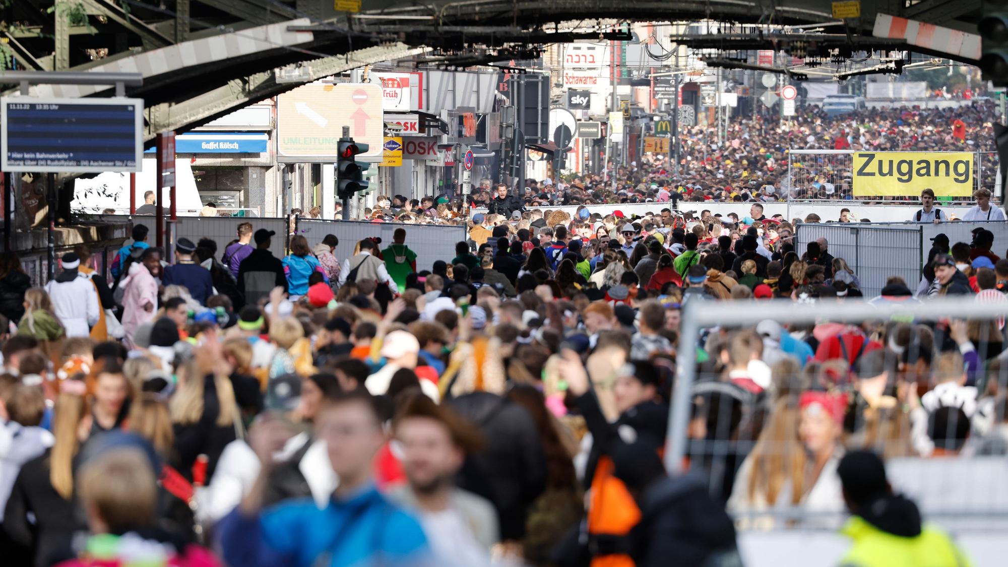 Die Zülpicher Straße am Elften Elften 2023.