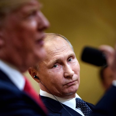 Kremlchef Wladimir Putin hat nach dem Wahlsieg von Donald Trump zunächst geschwiegen. Nun lobte der Kremlchef den Republikaner in höchsten Tönen. (Archivbild)