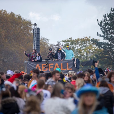 Die Ausweichfläche auf der Uniwiese, die die Zülpicher Straße entlasten soll.
