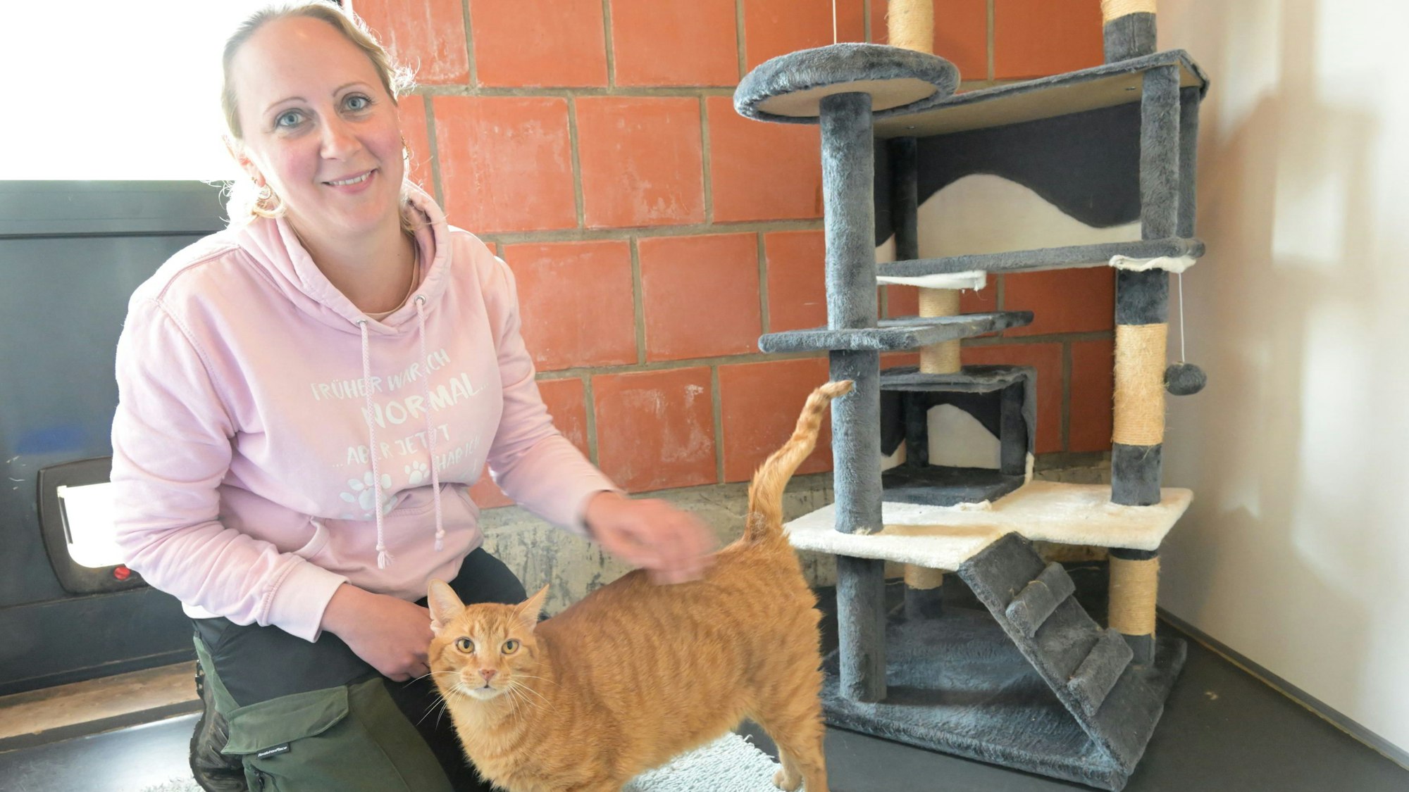 Das Foto zeigt Christina Klein vom Tierschutzverein Rhein-Berg